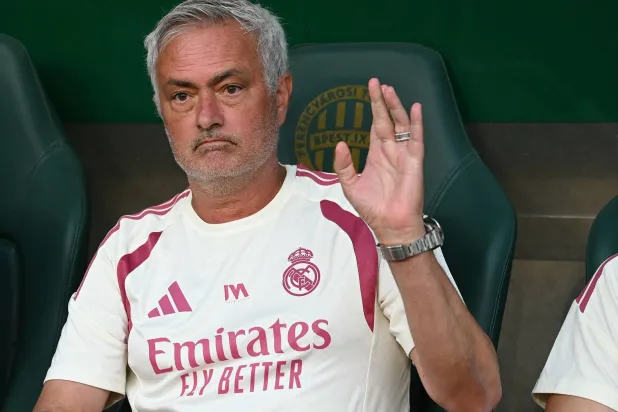 ريال مدريد يقدم مدربه الجديد مورينيو في حفل خاص