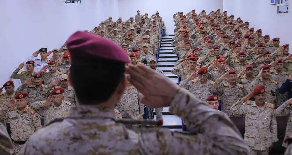 خبراء لـ«الشرق الأوسط»: توسيع الجيش اليمني عمليات الردع يمهّد لمعركة واسعة