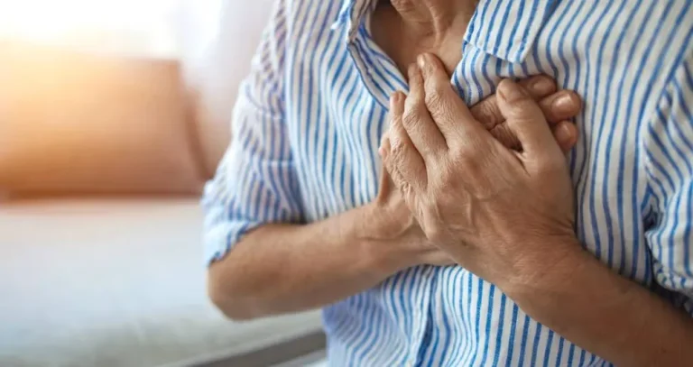 بعد النجاة من النوبة القلبية... 3 طرق قد يسلكها جسدك