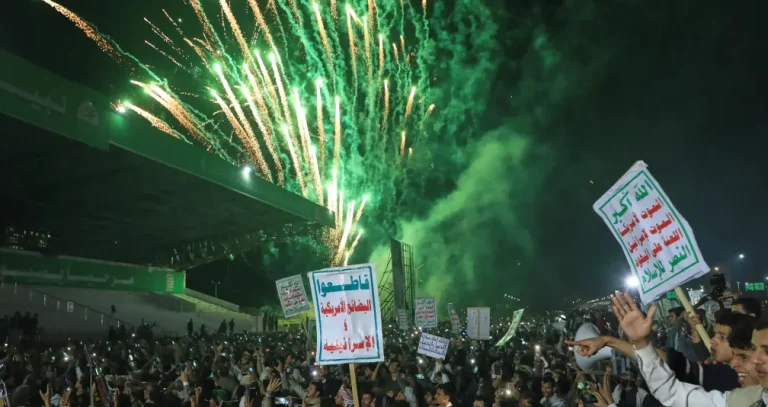 الحوثيون يوظفون احتفالاتهم بالمولد النبوي للتعبئة العسكرية