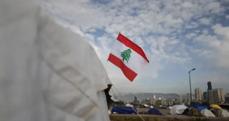 استمرار «الصراع» يطيح بفرصة التعافي الهش في لبنان
