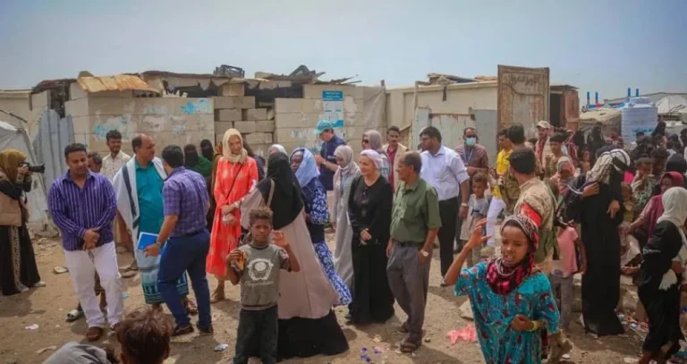 نازحو عدن ينتقلون من التلقي إلى المشاركة المجتمعية