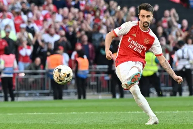 10 ملايين يورو تنقل فييرا من آرسنال لهامبورغ نهائياً