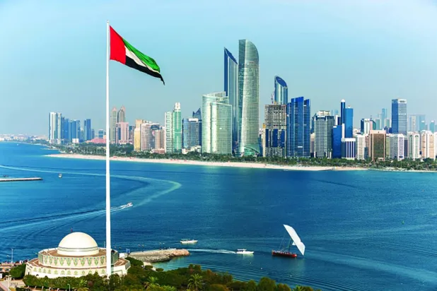 الإمارات تتعامل مع مسيّرة إيرانية... والأردن يعترض 8 صواريخ