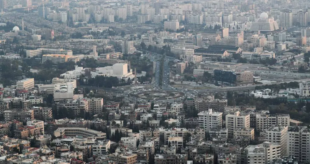 قفزة الإنفاق تقلب فائض الموازنة السورية إلى عجز بمليار دولار