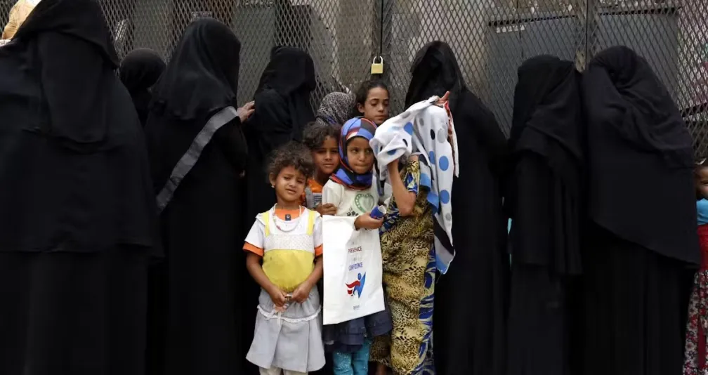 تصعيد الحوثيين يضاعف أعباء النساء في اليمن