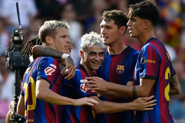 «لا ليغا»: برشلونة يواصل «العلامة الكاملة» بخماسية في فالنسيا