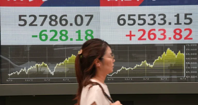 الأسهم الآسيوية تتراجع مع بقاء «برنت» فوق 100 دولار وارتفاع عوائد السندات