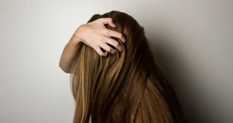 هل يمكن أن يؤثر نقص الحديد في تساقط الشعر؟