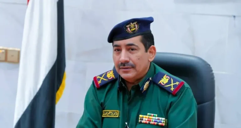 وزير الداخلية اليمني لـ«الشرق الأوسط»: إيران تسعى إلى «عسكرة باب المندب» عبر الحوثيين