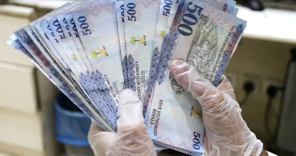 كيف يُعيد رفع الفائدة الأميركية ترتيب أولويات القطاع الخاص السعودي؟