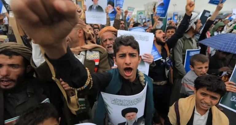 فتور شعبي يعرقل حملات التجنيد الحوثية