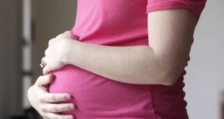 لماذا يزداد النسيان لدى النساء الحوامل؟