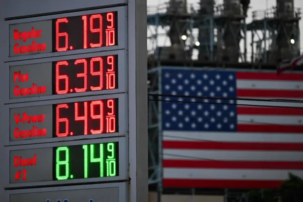 حظر صادرات الديزل الأميركية يصطدم بتحذيرات من ارتفاع أسعار الوقود