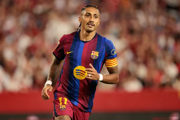 ديكو يغلق الباب أمام ضم ألفاريز... ورافينيا يتألق في قلب الهجوم