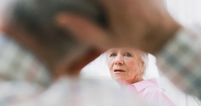 ألزهايمر لا يقتصر على الدماغ... دراسة تكشف دوراً خفياً لنخاع العظم