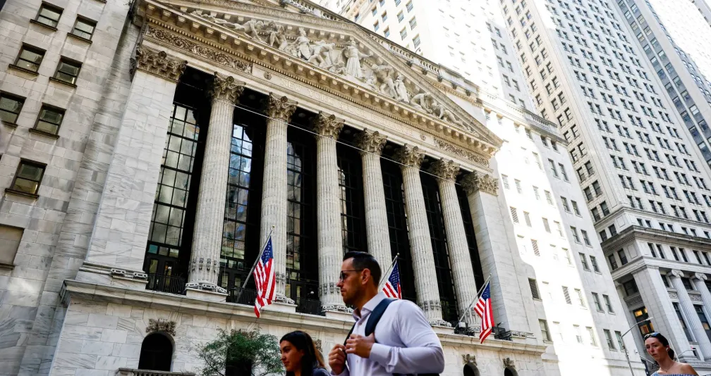 كيف يعيد كبار مديري السندات رسم استراتيجياتهم في سوق مضطربة؟
