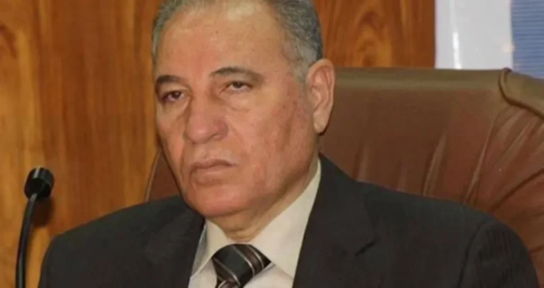 مصر: رحيل الزند يسترجع معارك القضاء و«الإخوان» خلال حكم مرسي