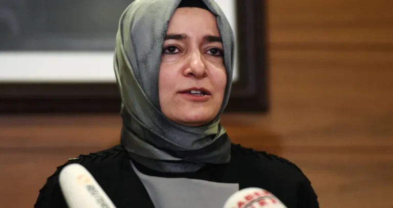 استقالة نائبة رئيس حزب إردوغان وسط أزمة صناديق الاستثمار