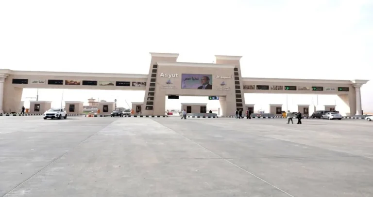مدفوعات «الكارتة» تخصم من ارتياح مصريين لتطوير الطرق والمواصلات