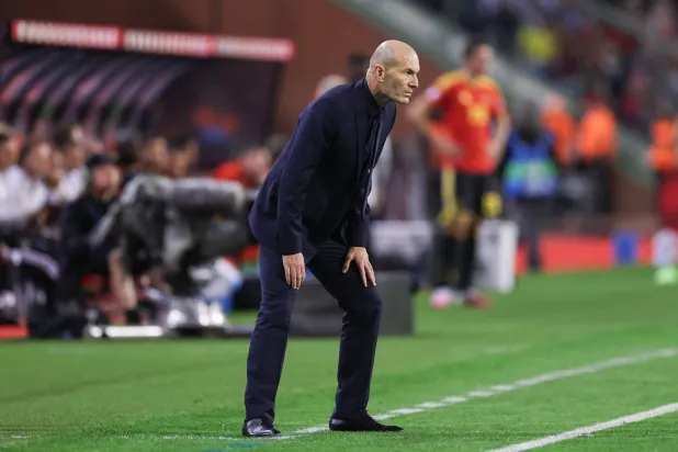 كونيه: زيدان أدهشني بمهاراته في تدريبات فرنسا
