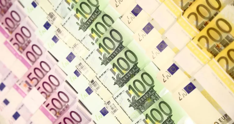 تباين عوائد السندات الأوروبية مع ترقب بيانات التضخم في منطقة اليورو
