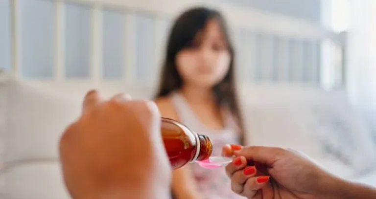 متى يحتاج طفلك فعلاً إلى مضاد حيوي؟ ومتى يكون ضاراً؟
