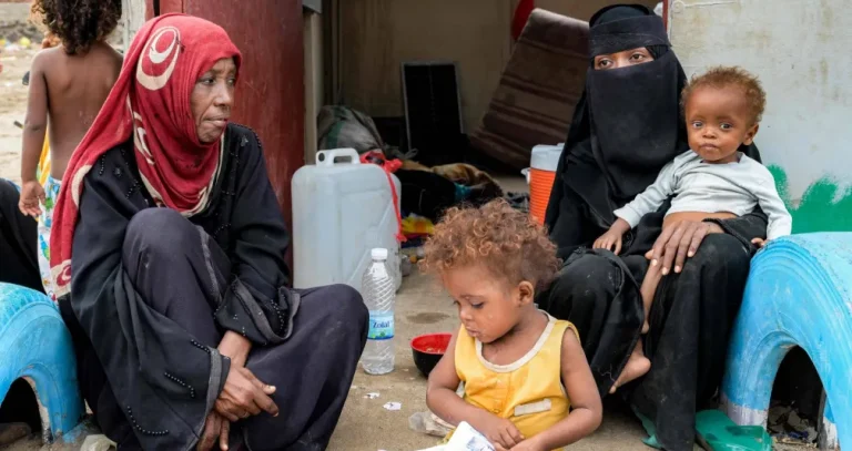 اليمن يطالب باستجابة دولية عاجلة لمواجهة موجات النزوح
