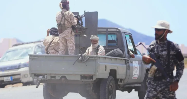 الإرياني: «فجر اليمن» معركة استعادة الدولة... وجبهات جديدة ستفتح
