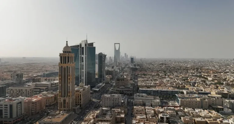 «موديز»: ضبط الإنفاق يعزز التعافي المالي للسعودية في 2027