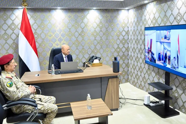العليمي: نخوض عملية «فجر اليمن» بثبات واقتدار لإنهاء الانقلاب