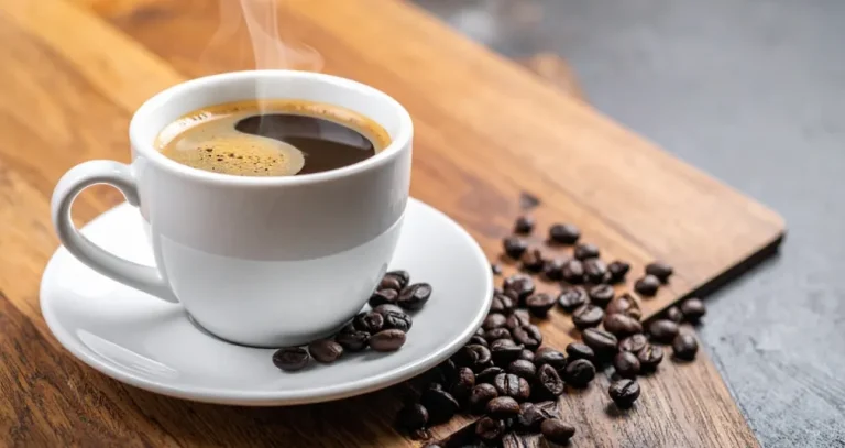 3 مشروبات صباحية تضر المعدة عند شربها على الريق