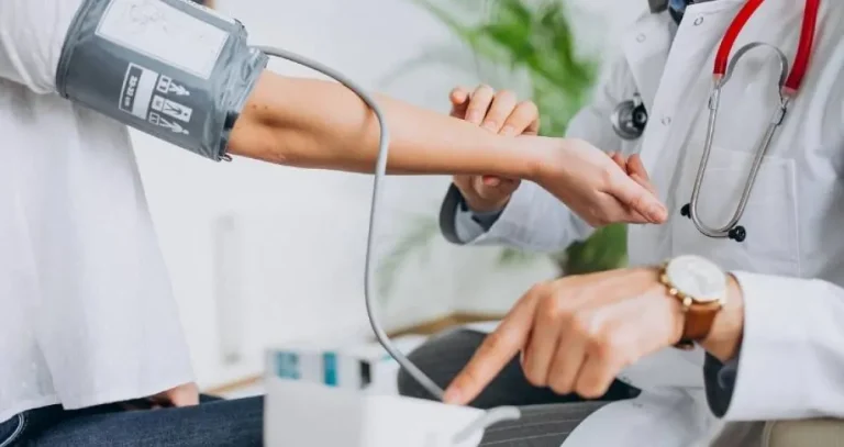 8 أطعمة تساعد على ضبط ضغط الدم