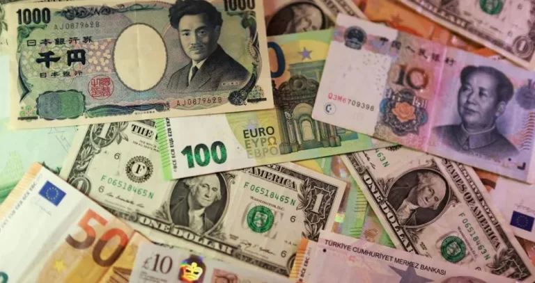 اليوان الصيني يسجل أعلى مستوى في 4 سنوات أمام الدولار
