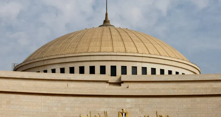«النواب» المصري يوافق على تفويض السيسي بدعم السعودية عسكرياً