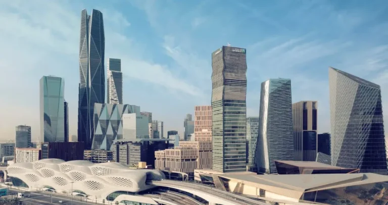 صادرات الخدمات السعودية ترتفع 6.9 % بدعم من السفر في 2025