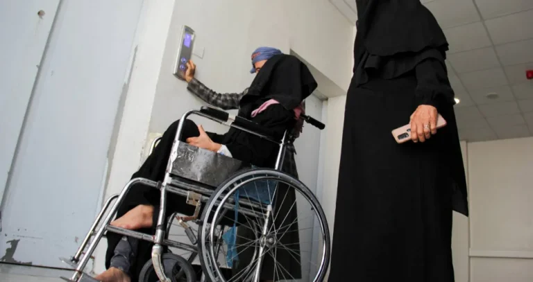 نقص في الغذاء والدواء والوقود... تعز تكابد مشقة الحصار الحوثي