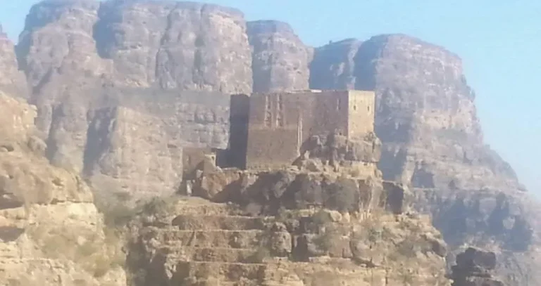 الحوثيون يوسّعون عدوانهم على تعز نحو لحج جنوباً