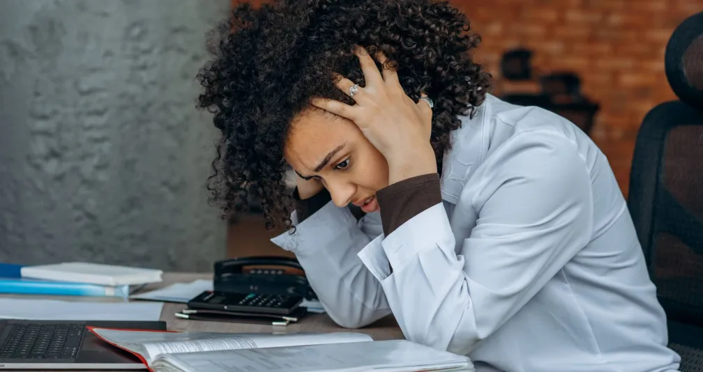 عقلك يطلب الراحة... 9 علامات تكشف إصابتك بالإرهاق الذهني